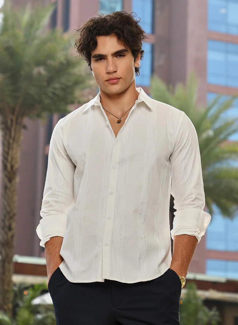 كامبوس سوترا Men's Daisy White Swirl-Tactile Shirt For Casual Wear | Spread Collar | Long Cuffed Sleeves | Button Closure | Shirt Crafted With Comfort Fit For Everyday Wear